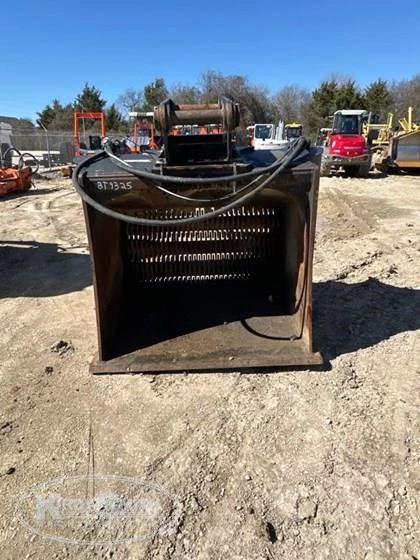 Front of used Padding Bucket